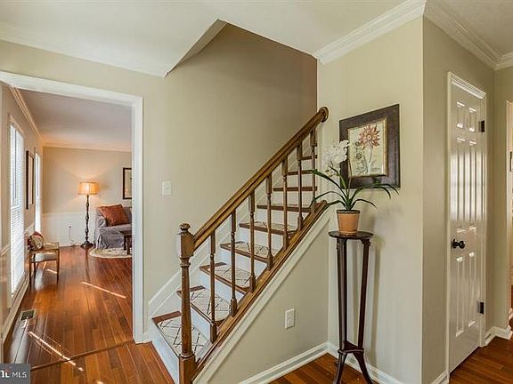 4th image of 5350 Wade Ln