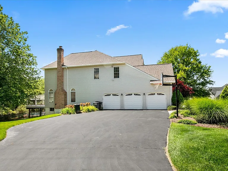 10243 Brittenford Dr — Photo 5