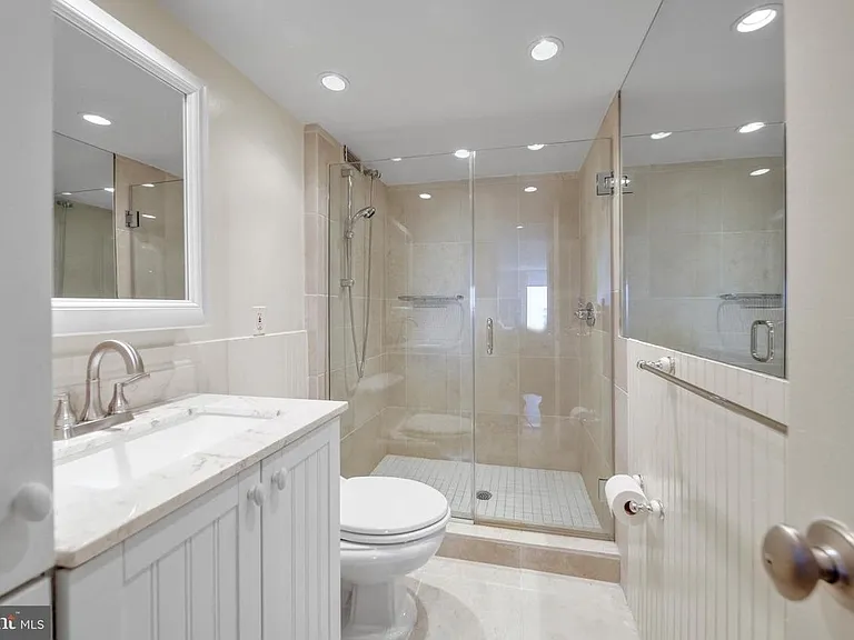 5101 River Rd #1904 — Photo 8