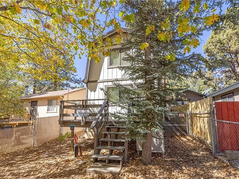 548 Moreno Ln — Photo 3