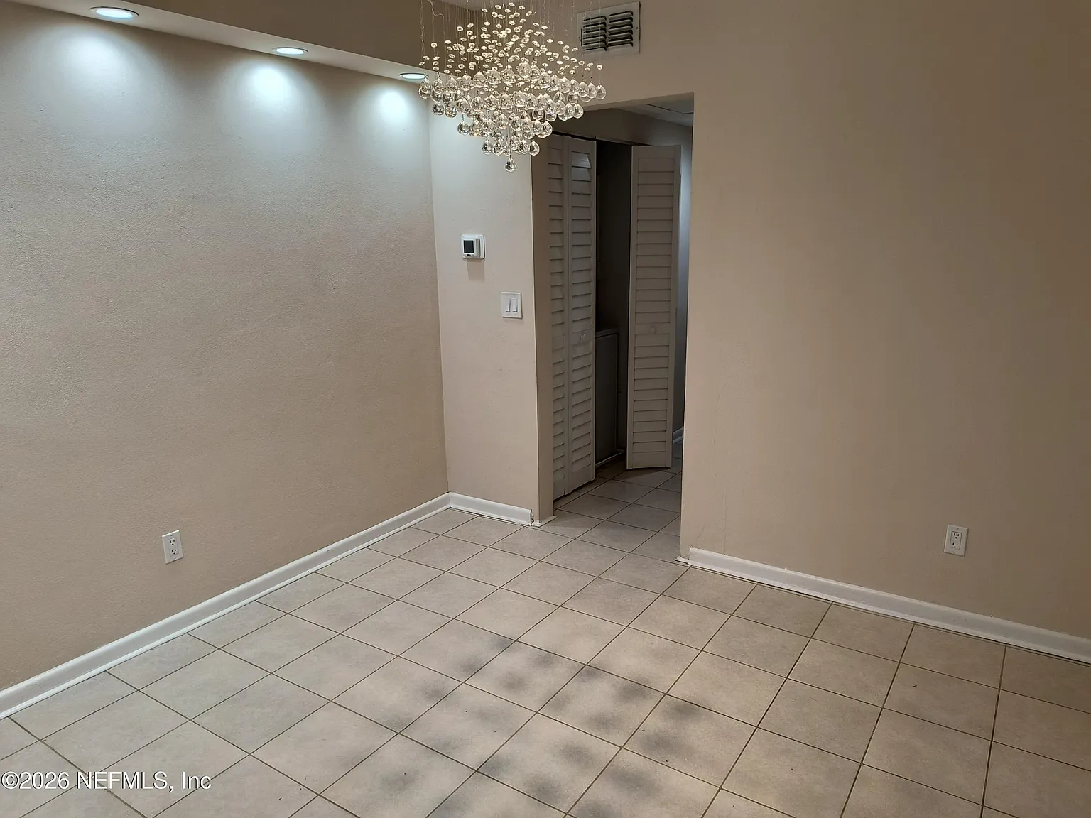 2 bed, 1.0 bath, 900 sqft, $1,300 — Photo 4