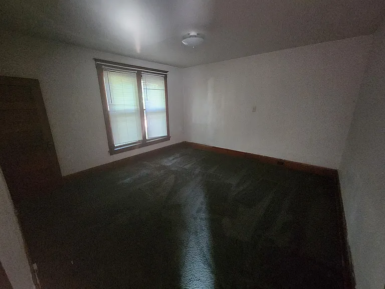 223 Broadway St — Photo 34