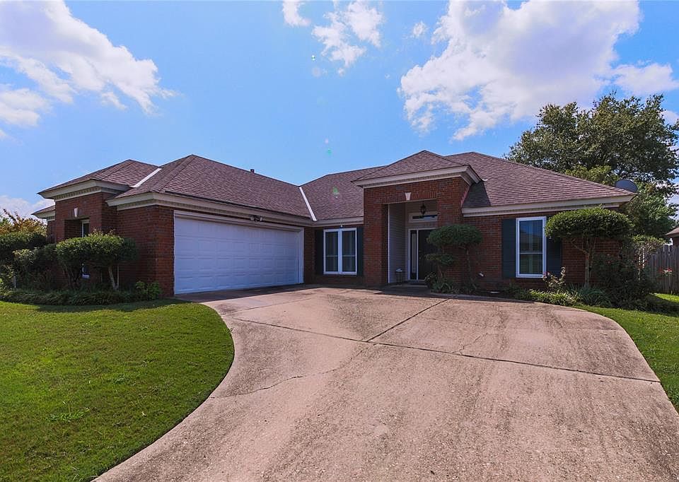 1st image of 2732 Fair Oaks Dr