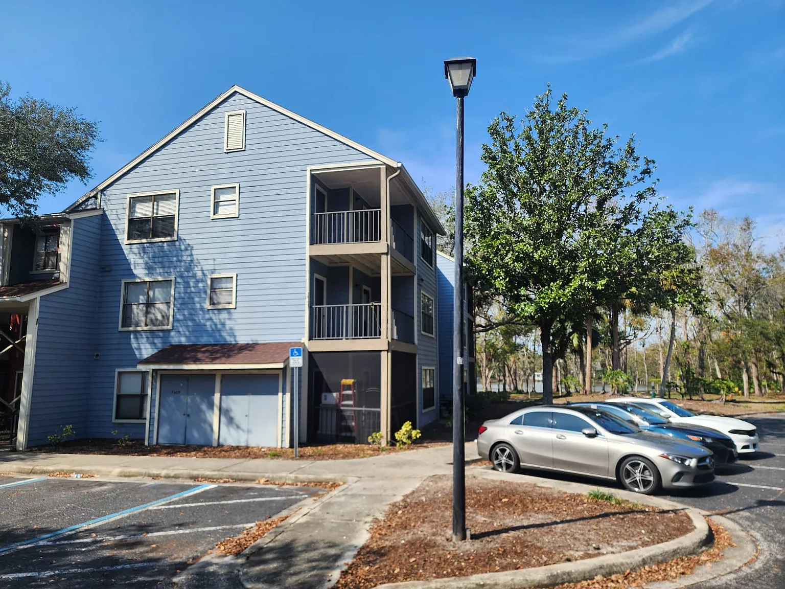 2 bed, 1134 sqft, $1,900 — Photo 2