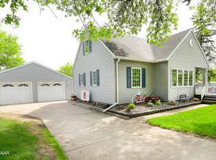 437 Bygland Rd SE, East Grand Forks, MN 56721