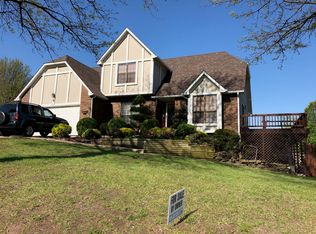 2020 Twin Hills Dr, Joplin, MO 64804