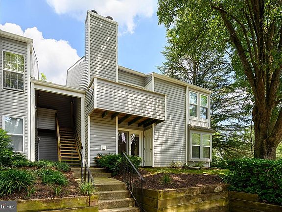 3rd image of 3925 Greencastle Rd APT 101