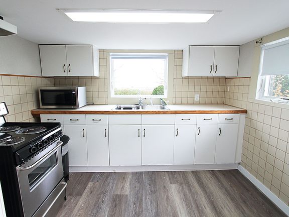 Light and bright kitchen