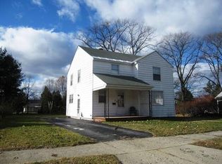 8 Avenue C, Turners Falls, MA 01376