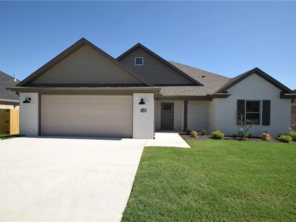 1010 Sugar Pine St, Tontitown, AR 72762