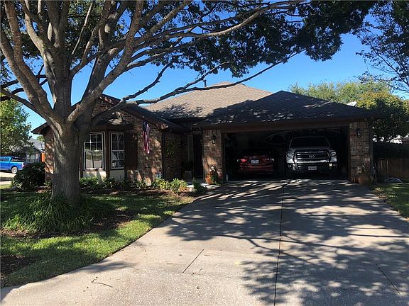 3rd image of 732 Carette Dr