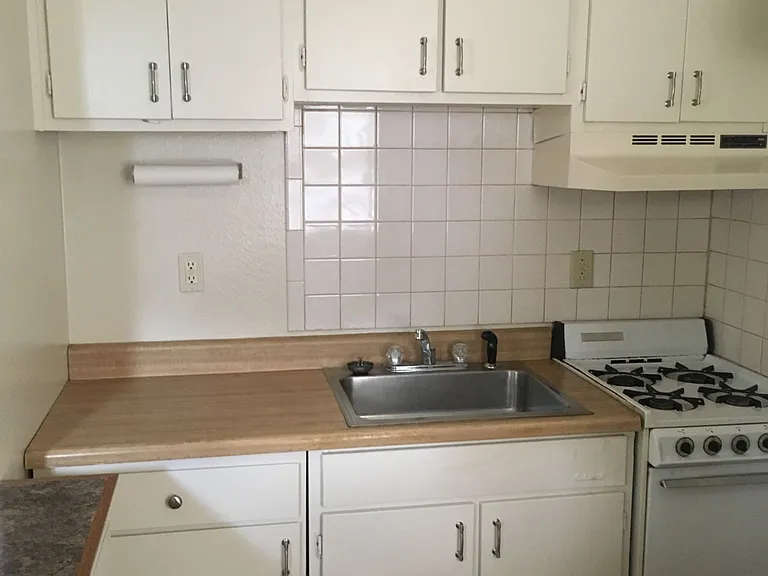 205 S Lynn St — Photo 5
