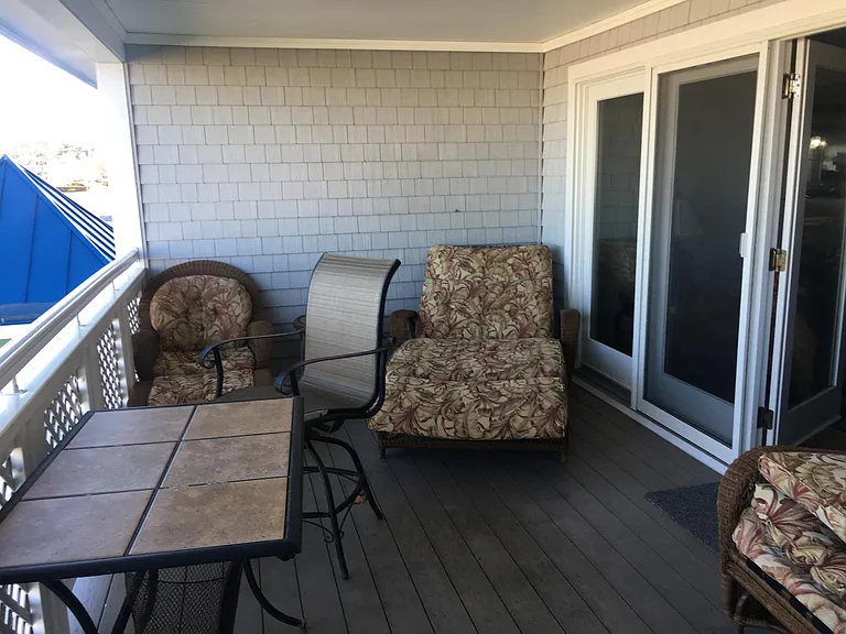 31 Ocean Ave — Photo 4