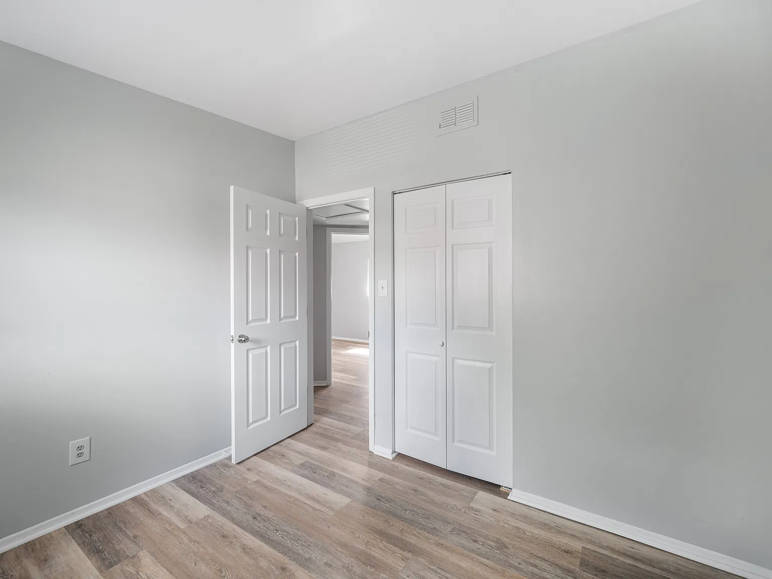 4808 S 87th Street — Photo 4