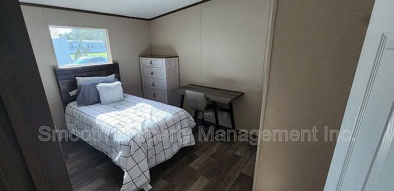 7812 Fleetwood Dr — Photo 5