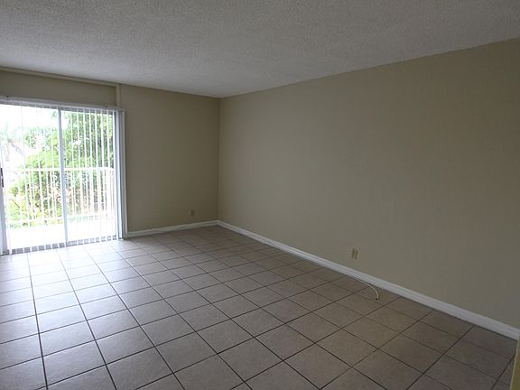 4th image of 4550 NW 9th St APT 408E