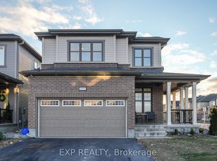 895 Stallion Cres, Ottawa, ON K2S 0Y7