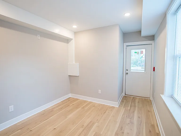 4926 Locust Street — Photo 10