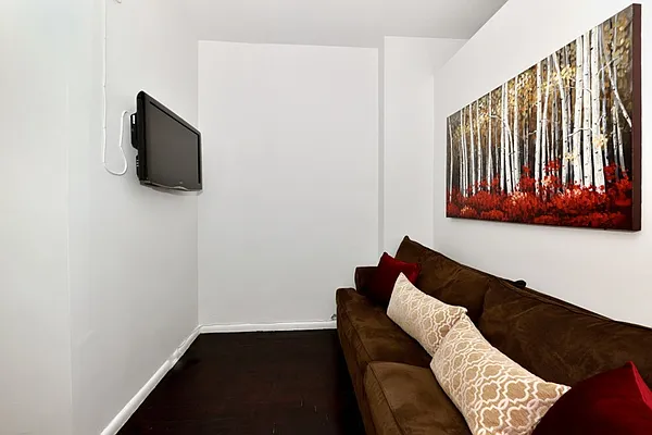 Rented by Corcoran | media 55