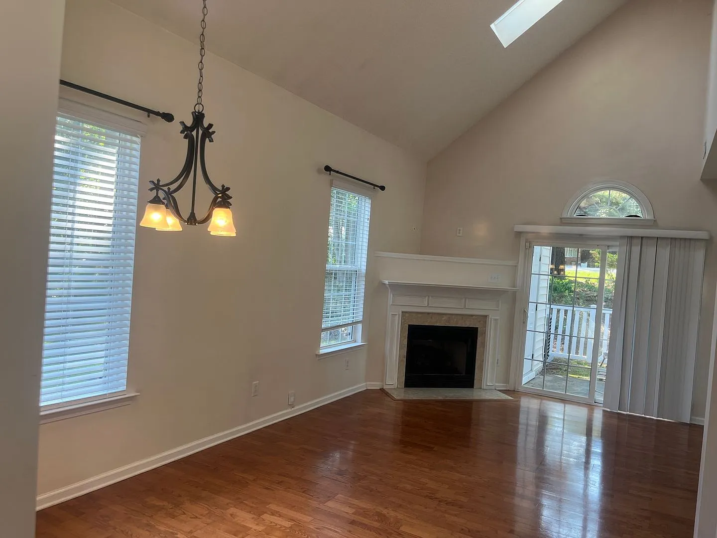 Gorgeous 3 Bed/2 Bath South Durham Townhome - Location, Location, Location! — Photo 3