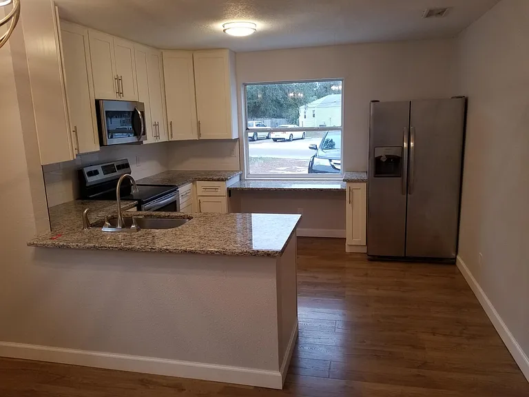 3633 Meriden Ave #A — Photo 6