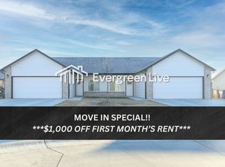 5224 Honeylocust St, Bel Aire, KS 67226