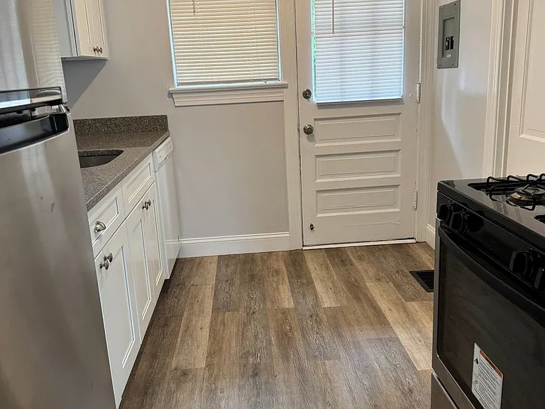 2079 Douglass Blvd — Photo 5