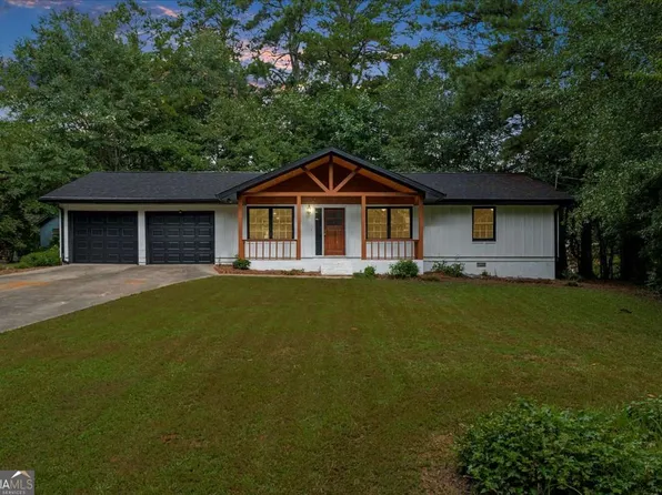 4210 Bob White Ln, Oakwood, GA 30566