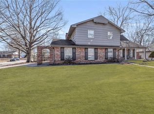 1100 SW Azure Ave, Blue Springs, MO 64015