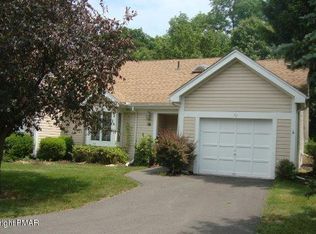 73 Village Dr, Stroudsburg, PA 18360