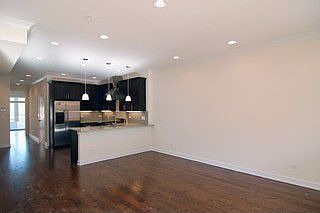 3rd image of 1418 W Chicago Ave #3