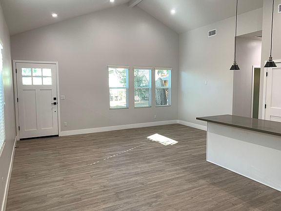 5th image of 4943 Coolidge Ave