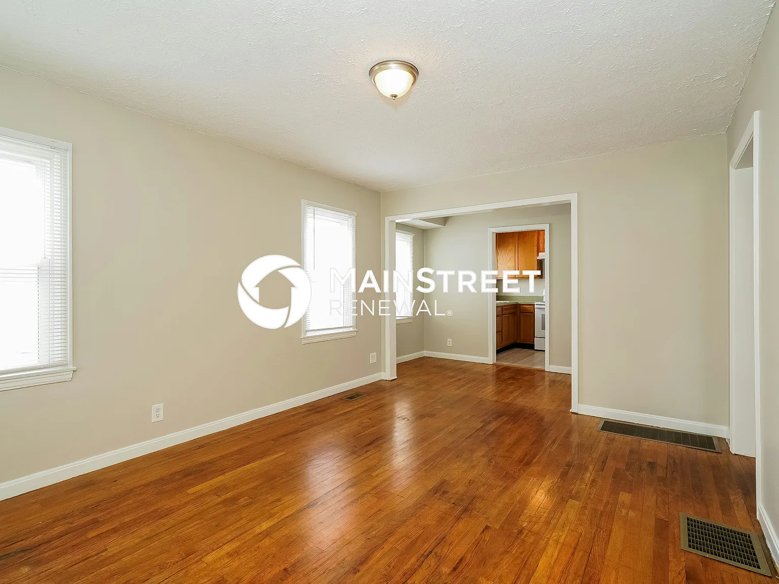 4568 Young Ave — Photo 4