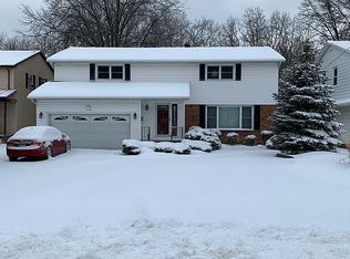 1374 S Lyn Cir, South Euclid, OH