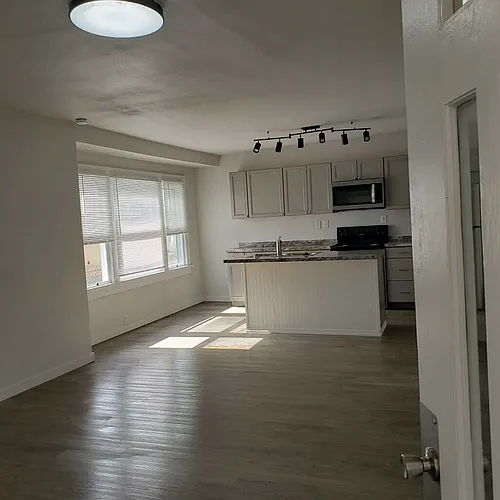 422 3rd Ave E #1 Photo 1 422 3rd Ave E #1 Photo 1
