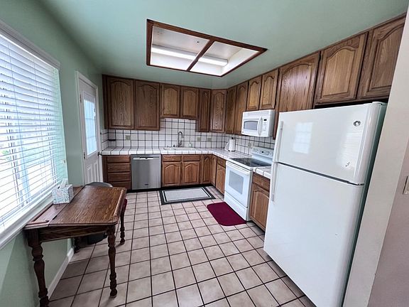 4th image of 1340 Alicante Dr