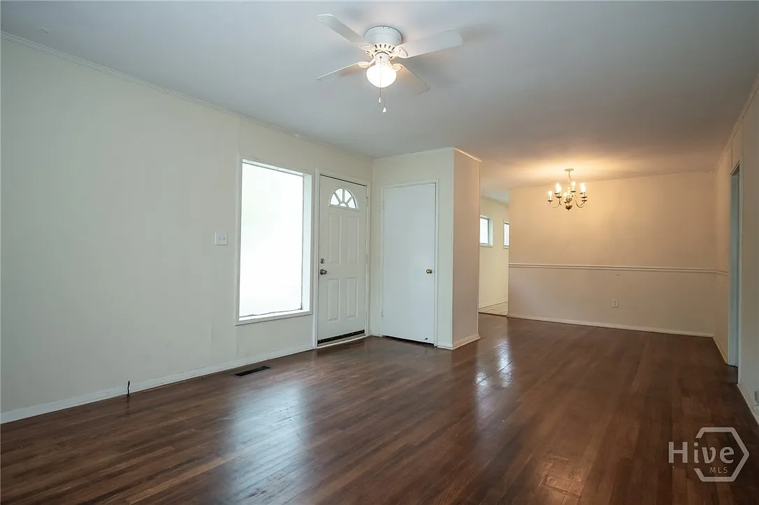 4 bed, 2.0 bath, 1708 sqft, $1,600 — Photo 4