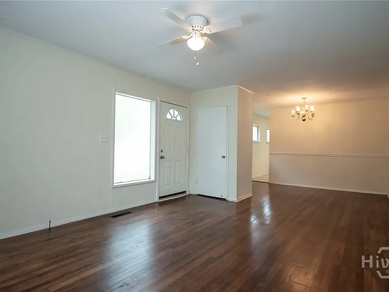 175 Habersham Way — Photo 4