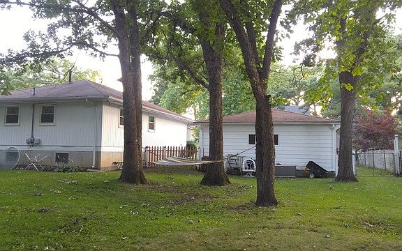 2nd image of 1223 Meadowbrook Dr
