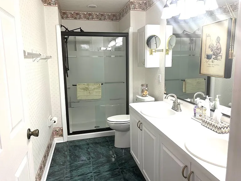 2602 Edgewater Ct — Photo 16