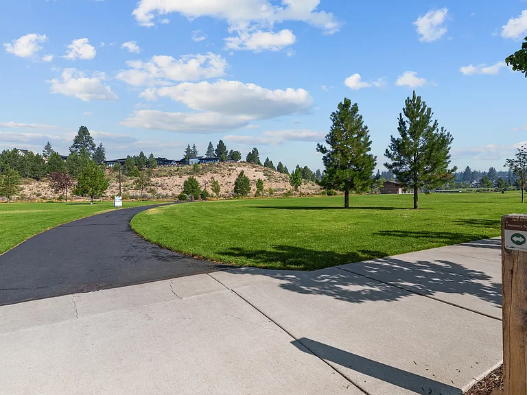 Range Apartments — Photo 34