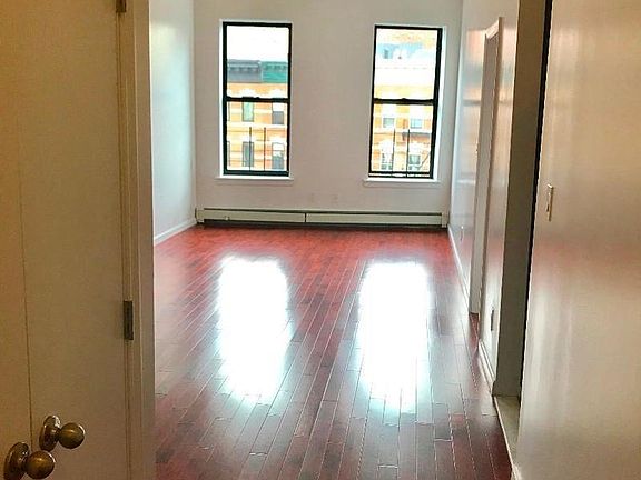 3rd image of 135 Edgecombe Ave APT 5B