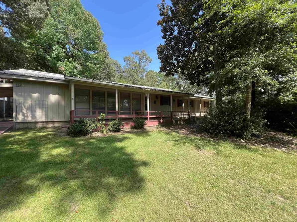 300 Cypress Bend Dr, Village Mills, TX 77663
