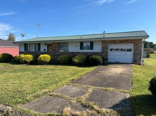 111 E Adams St, Paden City, WV 26159