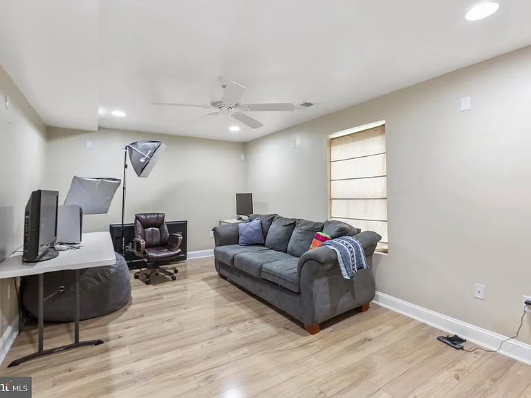 10103 Cotter Ct — Photo 17