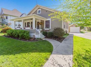 514 5th St SW, Waverly, IA 50677