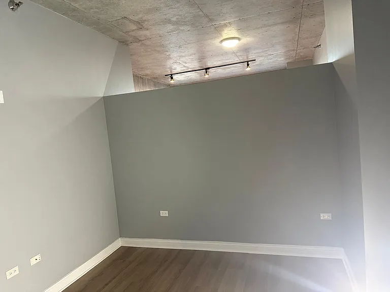 235 W Van Buren St #1806 — Photo 15