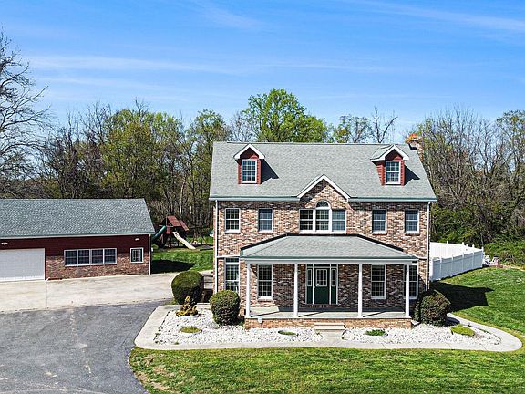 4th image of 721 Knight Island Rd