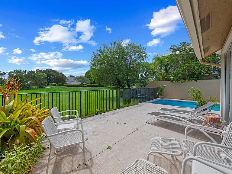 11875 Pebblewood Dr #201 — Photo 38