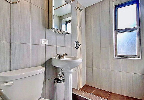 5th image of 411 E 9th St #13